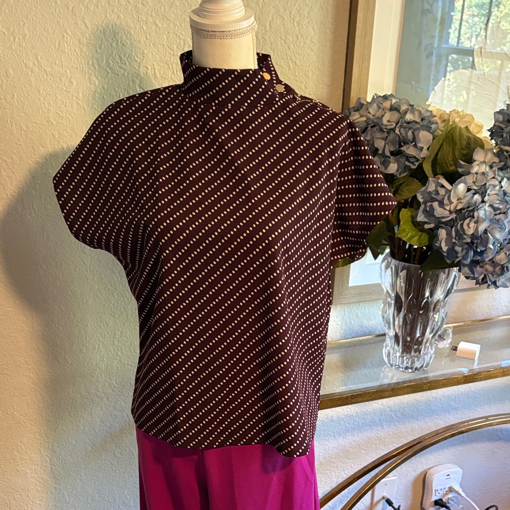 Ann Taylor boxy burgundy mock neck, short sleeve top
